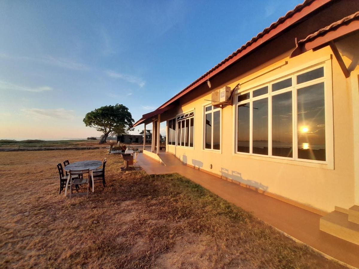 Kc Beachfront Marang Bagian luar foto